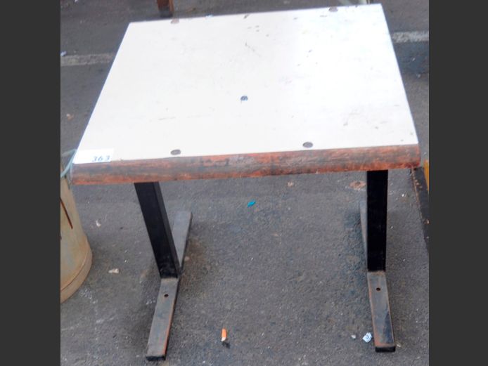CREAM TOP MINI DESK ON METAL BASE, 66 x 65 x 68cm