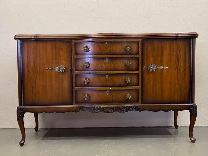 Side cabinet with drawers