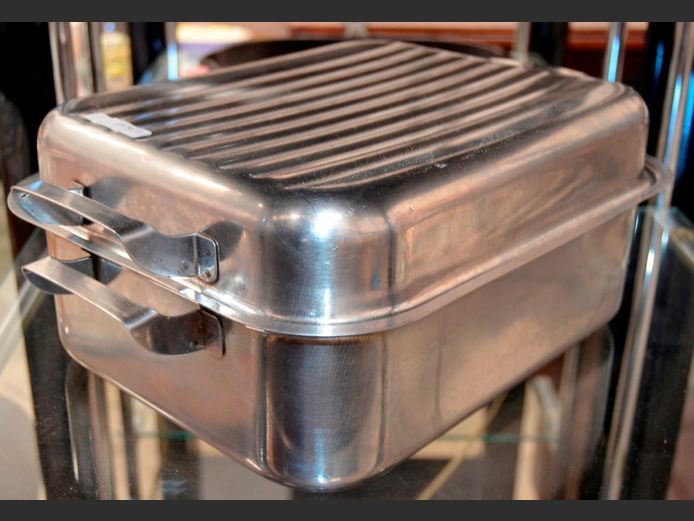 STAINLESS STEEL BRAAI DISH, 32 x 27 x 14cm