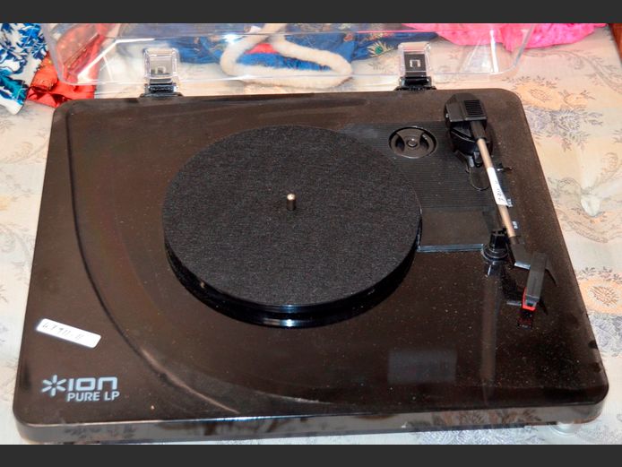 ION RECORD PLAYER [Switches on, untested further]