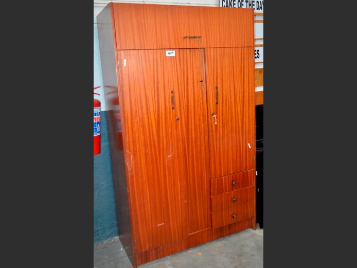 SAPELE MAHOGANY 3-DRAWER, 3-DOOR WARDROBE, 117 x 53 x 198cm [Damage to door]