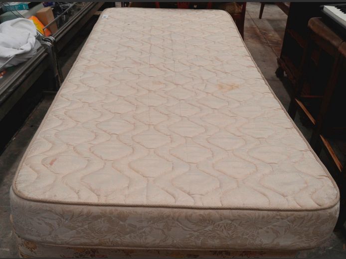 SINGLE MATTRESS ONLY [No base]