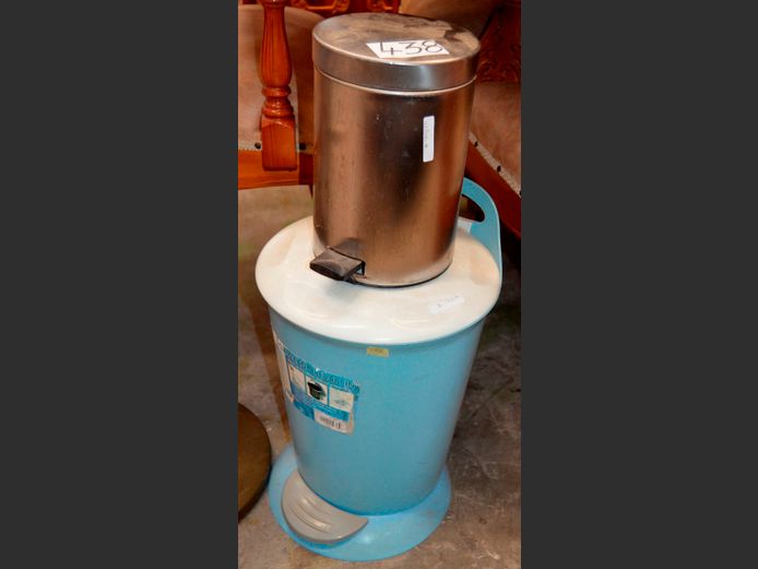 LOT OF 2 PEDAL BINS: LARGE & SMALL