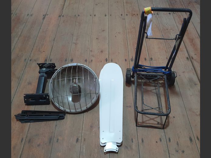 LOT: FOLDING TROLLEY, CADAC SAFIRE GAS HEATER, etc
