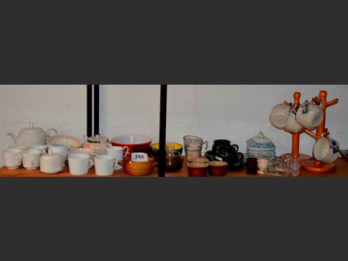 BOWLS, MUGS, TEAPOTS, MANUAL JUICER, etc