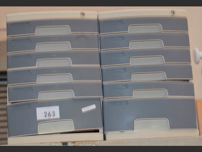 LOT OF 2: BUDDI FILERS, 39 x 30 x 32cm