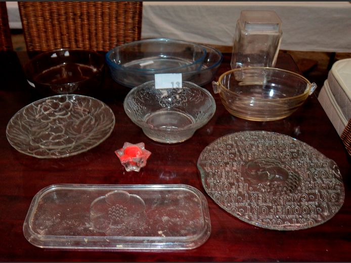 LOT: GLASS BOWLS & PLATTERS