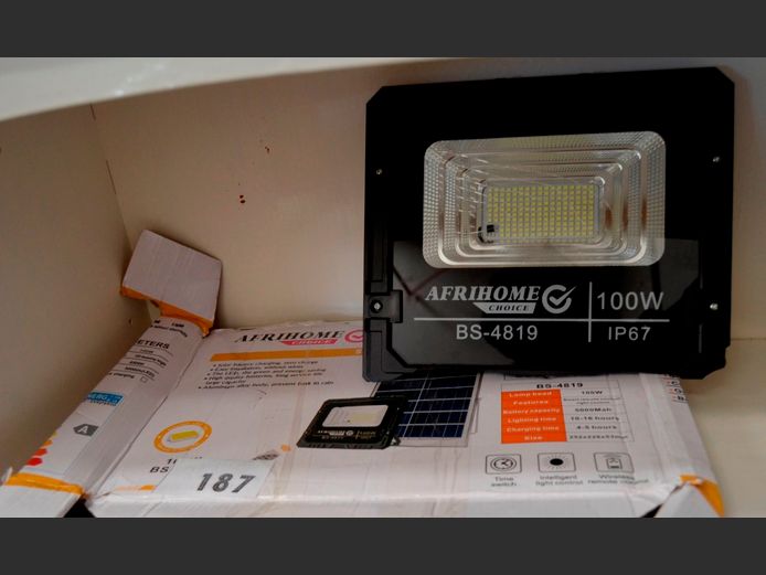 100W SOLAR FLOODLIGHT [Untested]
