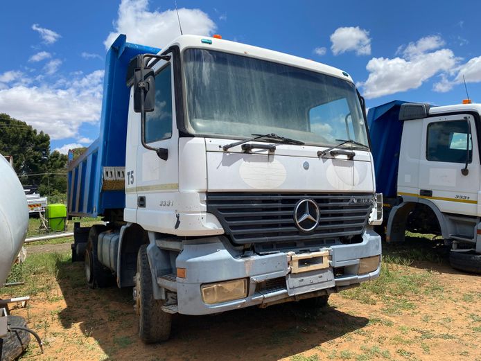 MERCEDES BENZ 3331 TIPPER TRUCK