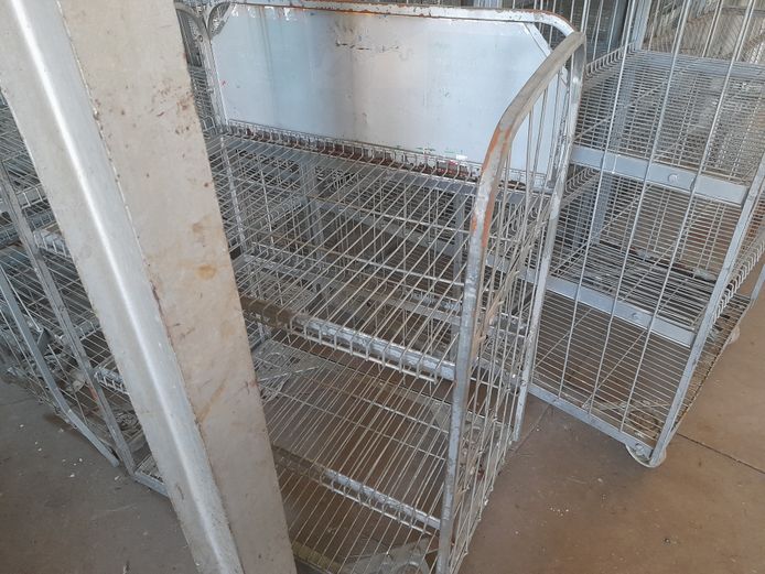 LOT OF B-GRADE EGG TROLLEYS
