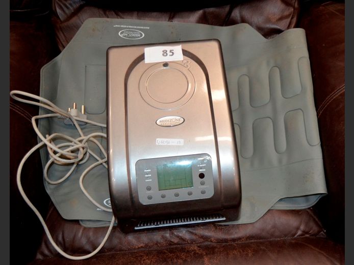 MEDZONE HEALTHCARE & HEALTHCARE MAT & A CYBER SONIC HEARING AID [Switch on]
