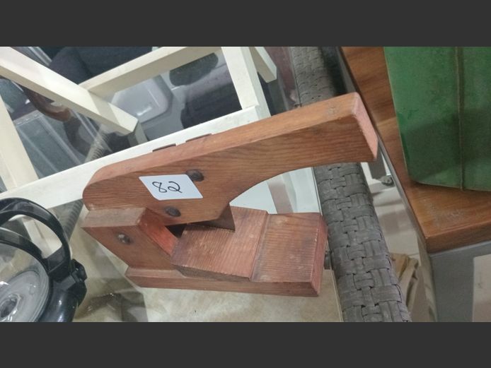 Biltong carver
