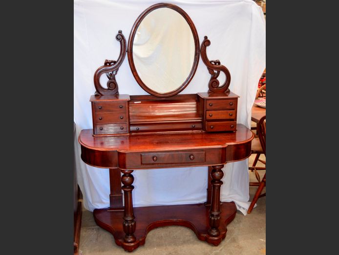 VICTORIAN MAHOGANY 7-DRAWER DRESSING TABLE, 122 x 55 x 157cm