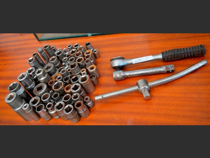 VARIOUS SOCKETS, RATCHET, etc