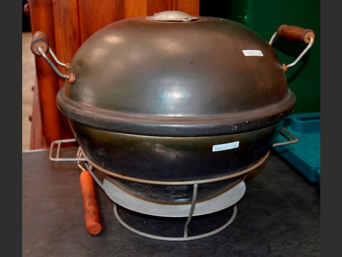EARTH FIRE CERAMIC PIZZA OVEN, 54cm Diameter x 48cm High
