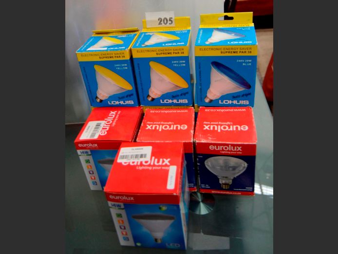 LOT: EUROLUX & LOHUIS ENERGY SAVING LIGHT BULBS