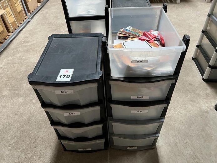 9 Plastic drawers