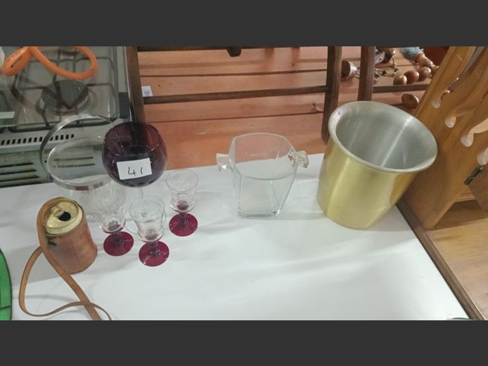 Glassware and ice bucket