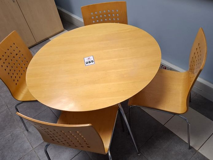 Round table with 4 chairs