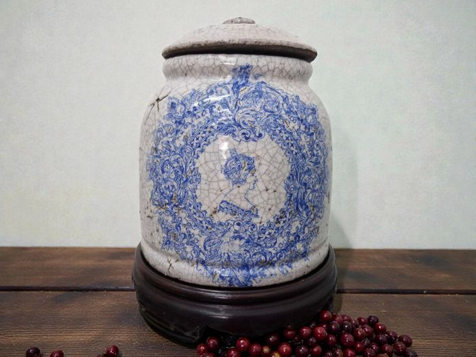 19th Century Renaissance Stoneware Clay Ginger Jar