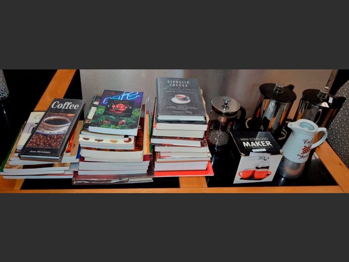 MINI ESPRESSO MAKER [Switches on], COFFEE EQUIPMENT, COFFEE BOOKS, etc