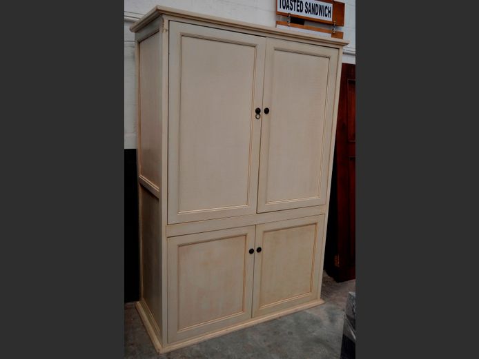 CREAM PAINTED 4-DOOR TV CABINET, 136 x 62 x 201cm [Hole to back]