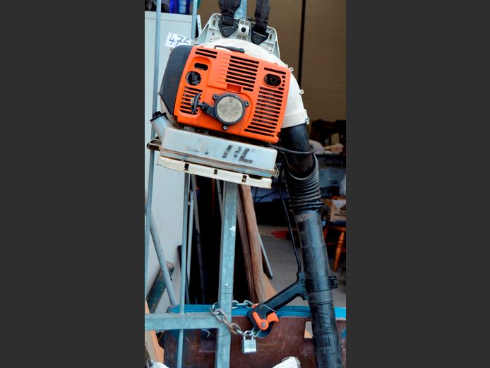 STIHL PETROL GARDEN BLOWER [Untested, needs a service]
