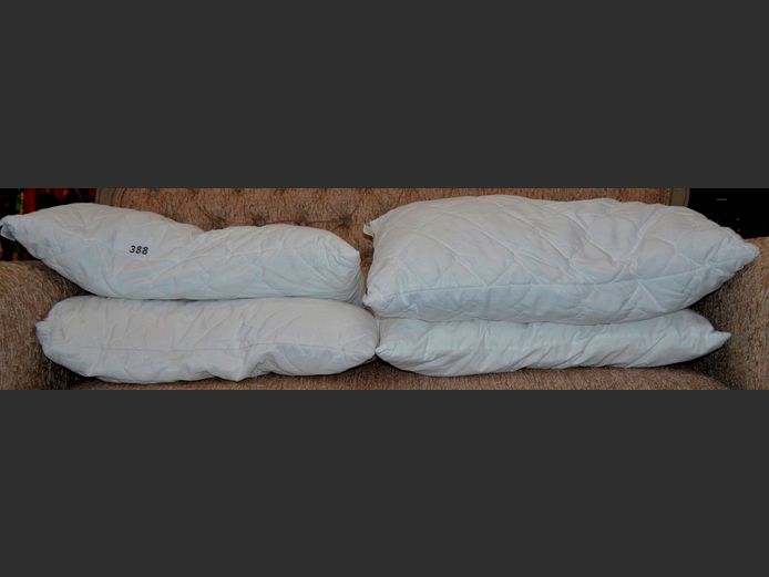 LOT OF 4: STANDARD PILLOWS