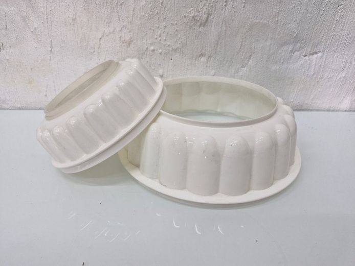Vintage Tupperware Jel-Ring Fluted Mold with Removable Center Insert and Seal Cover