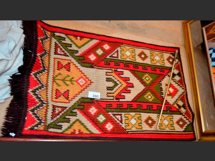 WOOLLEN WALL HANGING, 110 x 70cm