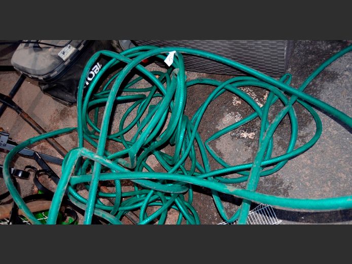 LOT: 2 x GREEN HOSEPIPES