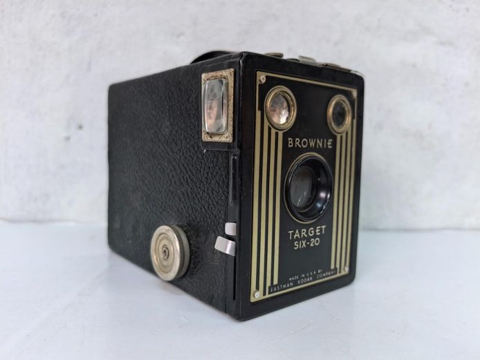 Vintage Eastman Kodak Brownie Target Six-20 Box Camera