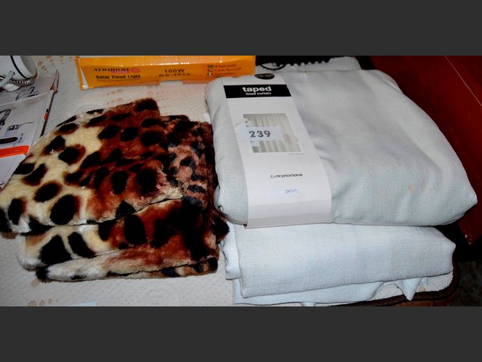 LOT: LINED CURTAINS, SCATTER CUSHION COVERS, etc
