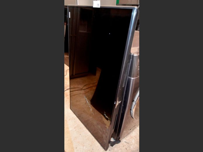 LG 55" TV [Switches on, Screen cracked] ### LICENCE PLEASE ###