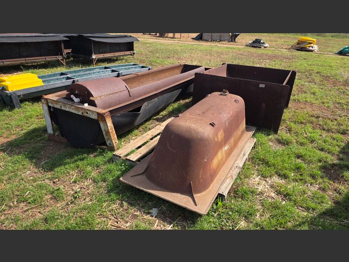 Staal Voerbak + waterkrip + bad