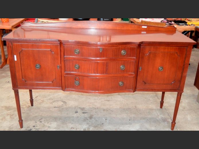 MAHOGANY 2-DOOR, 3-DRAWER SIDEBOARD, 160 x 56 x 97cm