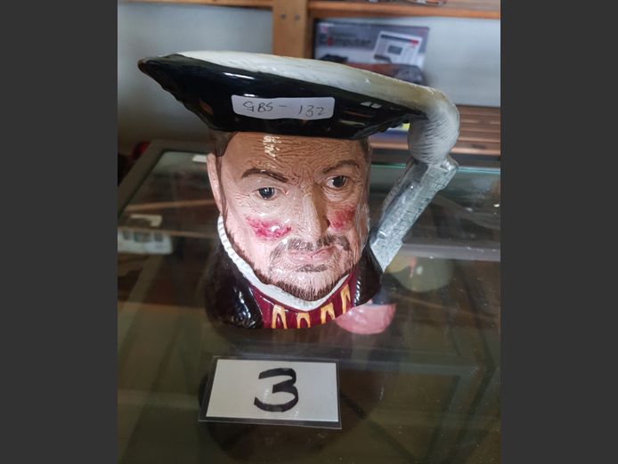 ROYAL DOULTON HENRY VIII CARACTER MUG