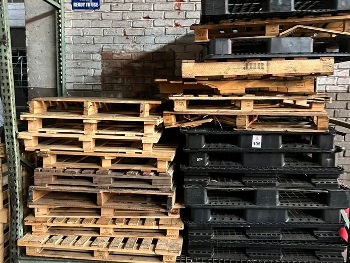 Lot pallets