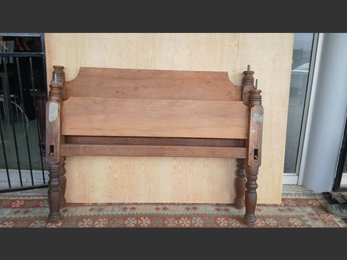 Yellowwood and stinkwood bed
