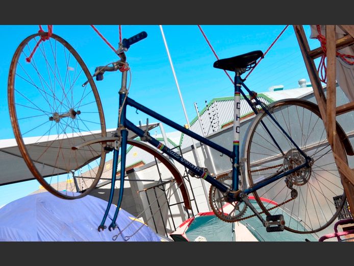 VINTAGE SWIFT LADIES BICYCLE [In need of restoration]