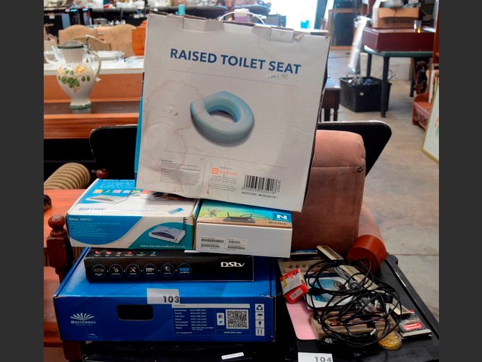 TOILET SEAT EXTENDER, DSTV EXPLORA, etc [Untested, Decoders for spares]