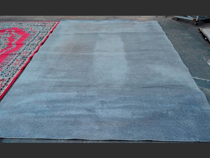 GREY WOOL CARPET, 330 x 240cm [Needs a good clean]