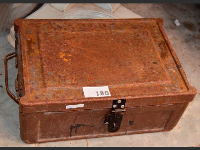 METAL AMMO BOX & CONTENTS, 49 x 33 x 19cm [Rusted]
