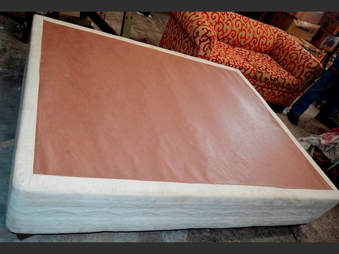 QUEEN SIZE BASE ONLY [No mattress]