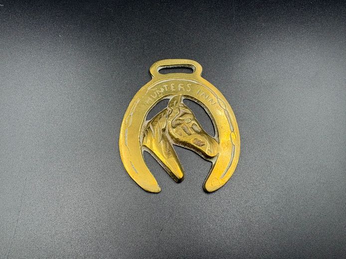 Vintage Brass Horse Harness Medallion – "Hunters Inn" Horseshoe Design
