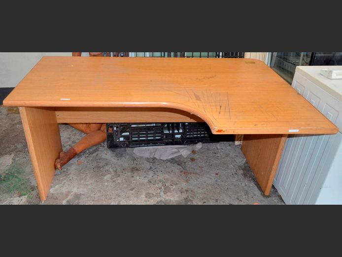 OAK FOIL L-SHAPED DESK, 160 x 100 x 73cm [Needs attention]