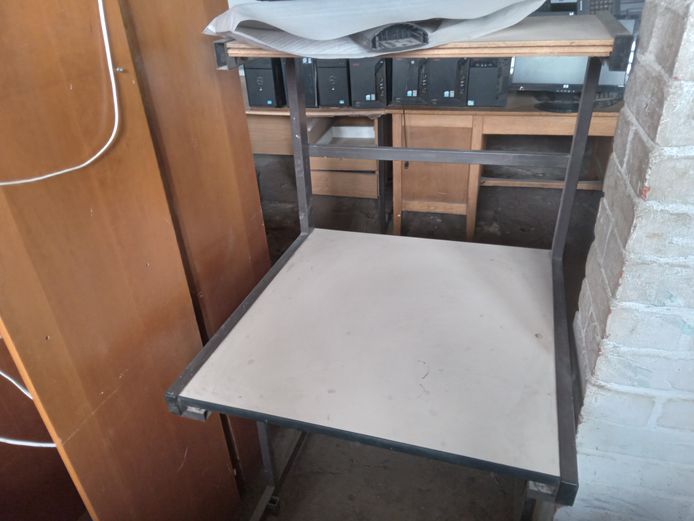 Wheeled white-top desk