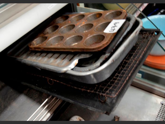 ROASTING PANS, MUFFIN PANS, etc