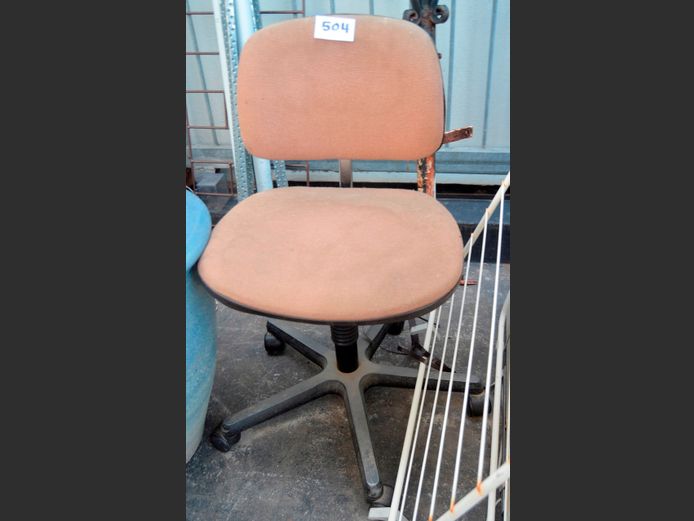 BROWN SWIVEL TYPIST'S CHAIR [Needs a clean]