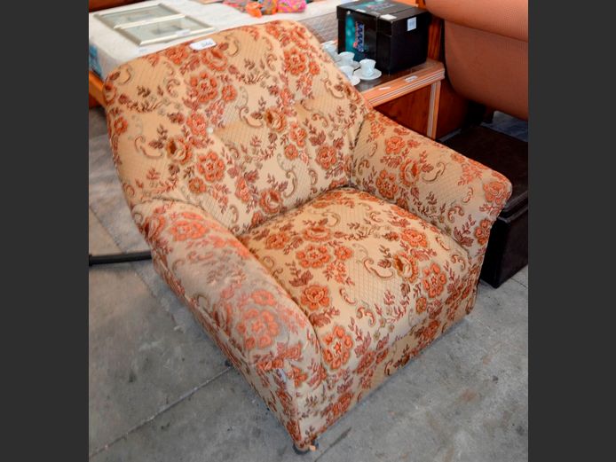 BROWN & BEIGE FLORAL UPHOLSTERED ARMCHAIR [Needs a clean]